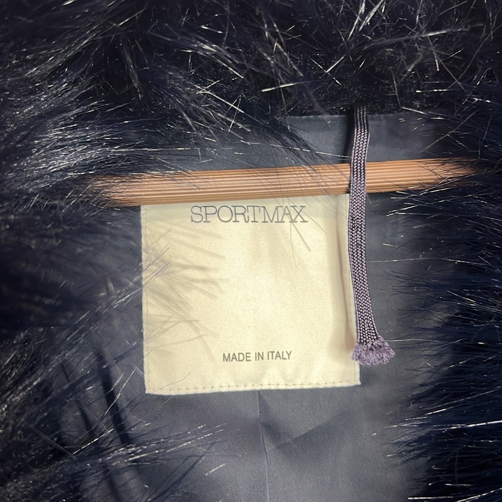 MaxMara Sportmax Women's Raid Oversized Faux Fur Coat in Ultramarine. Size L - Picture 6 of 10